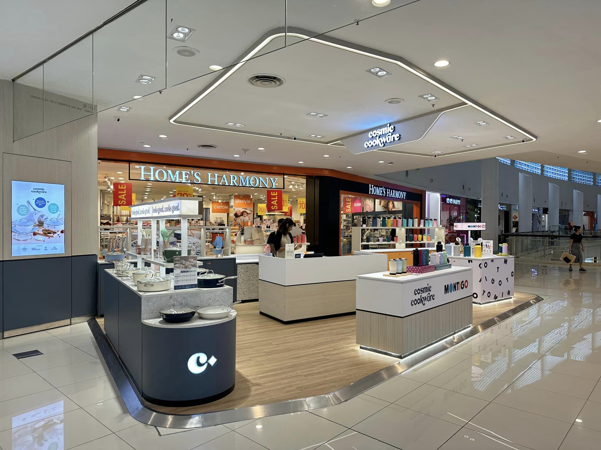 Queensbay mall watch shop outlet